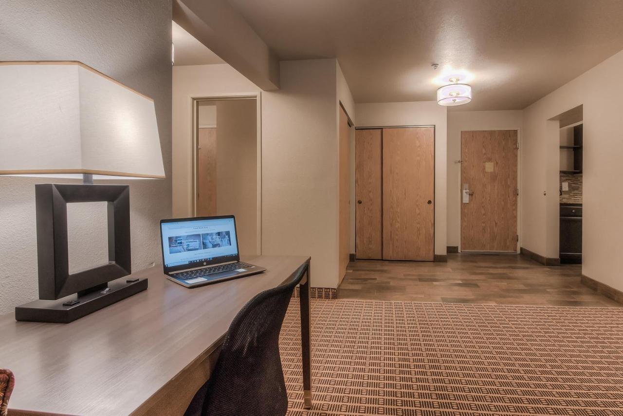 Best Western Plus Yakima Hotel Exterior photo
