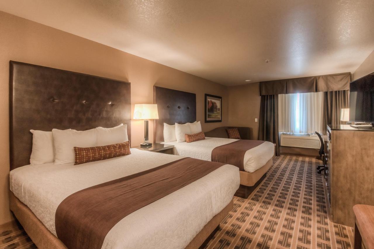 Best Western Plus Yakima Hotel Exterior photo