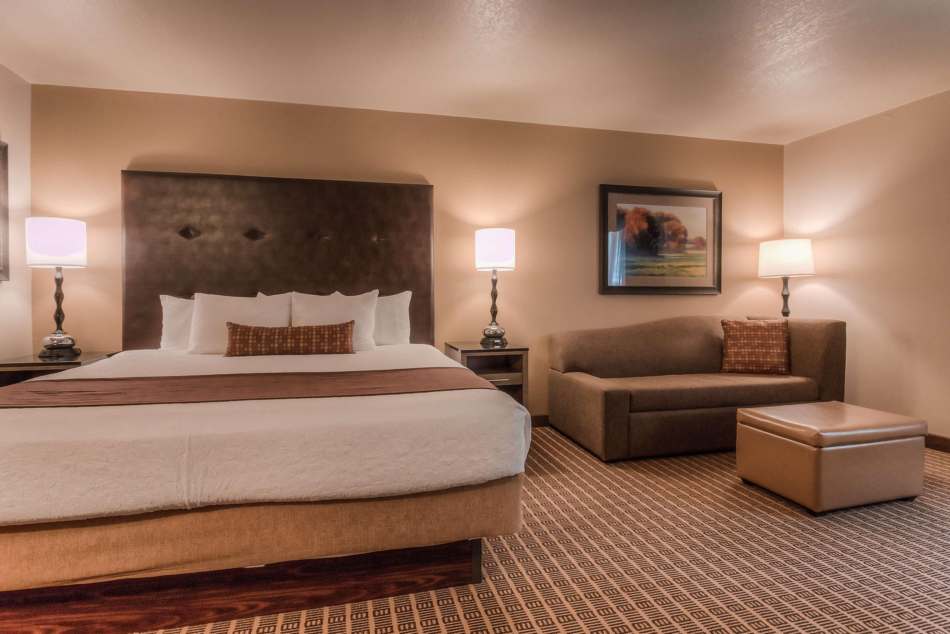 Best Western Plus Yakima Hotel Exterior photo