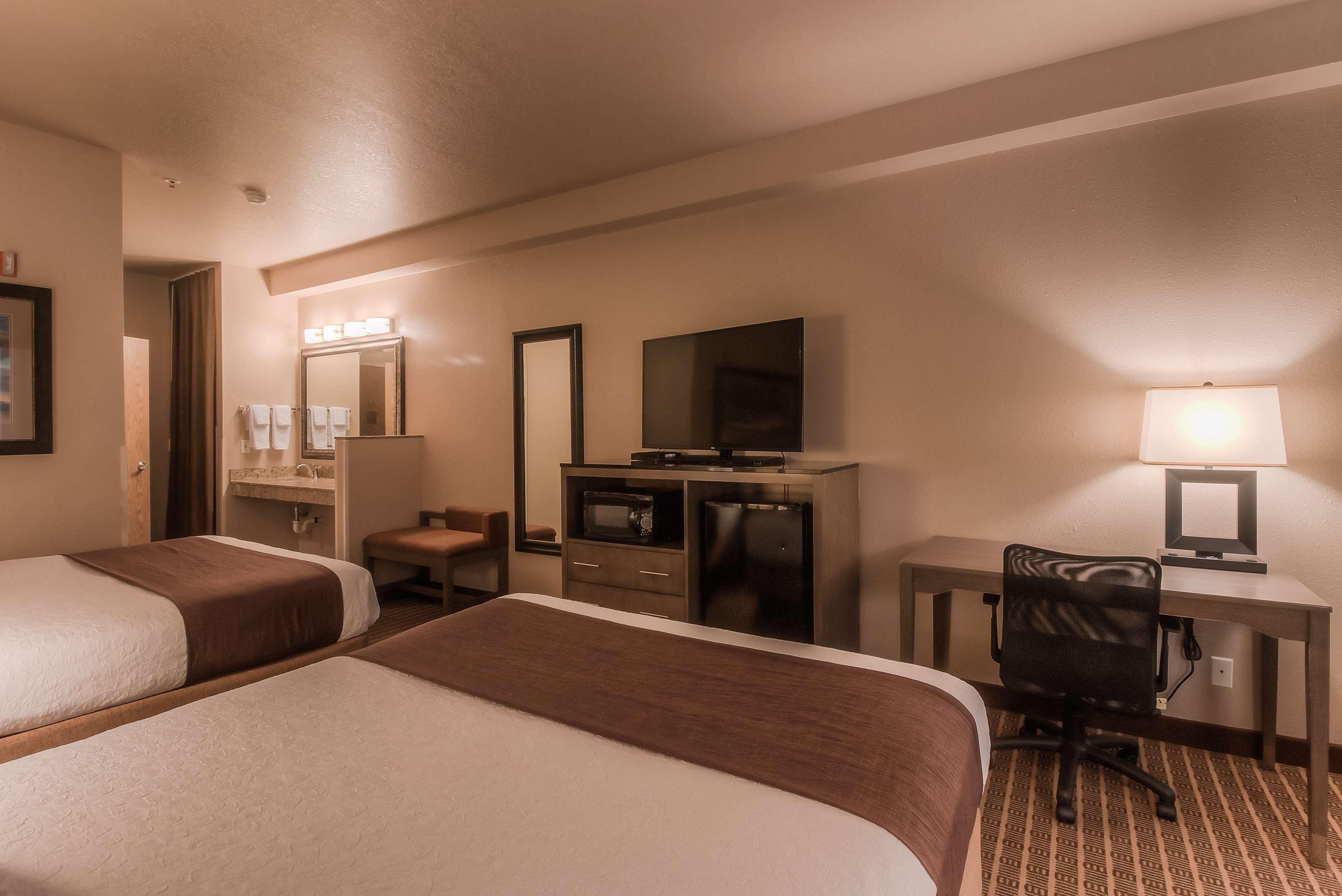 Best Western Plus Yakima Hotel Exterior photo