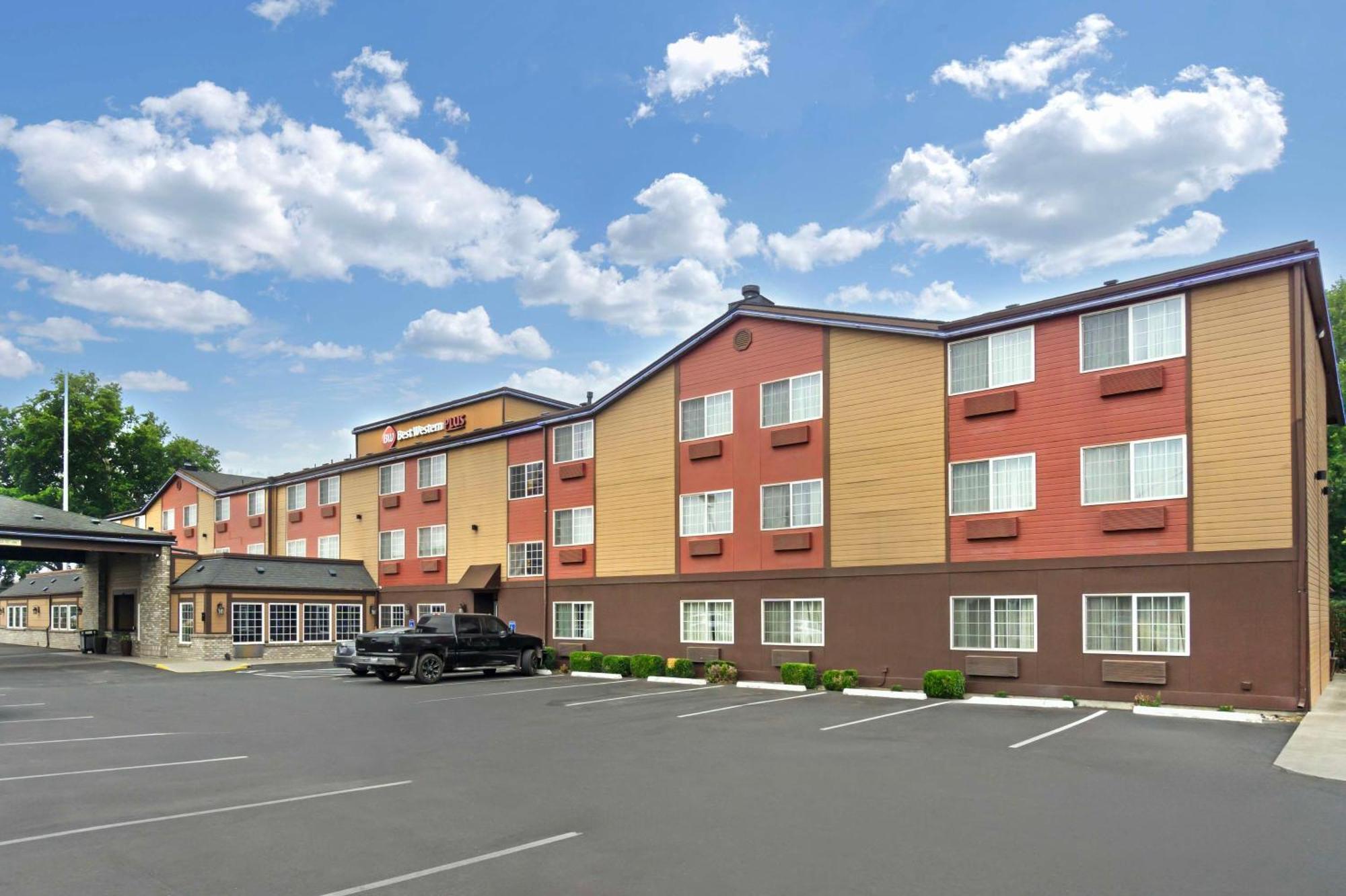 Best Western Plus Yakima Hotel Exterior photo