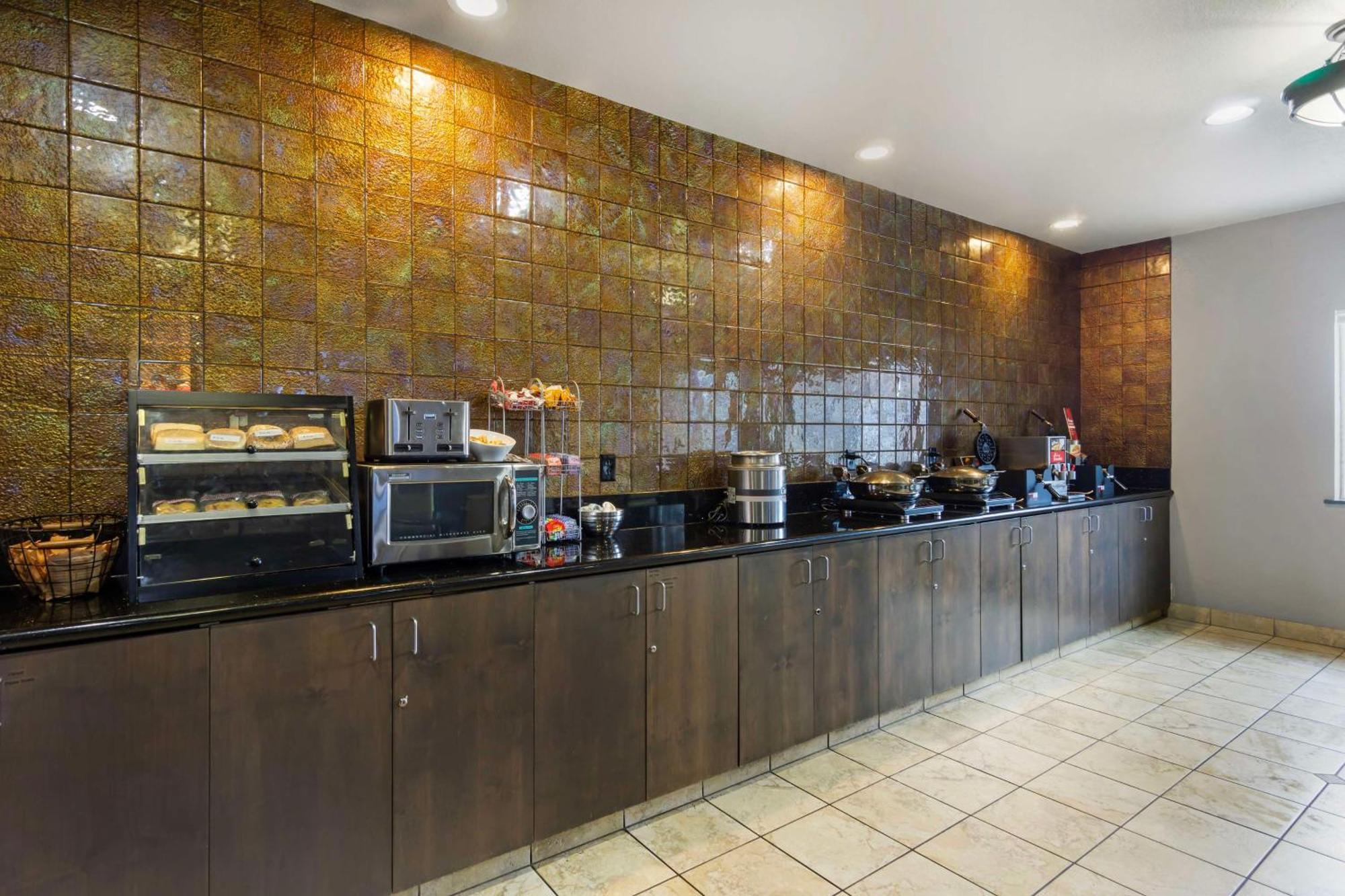 Best Western Plus Yakima Hotel Exterior photo