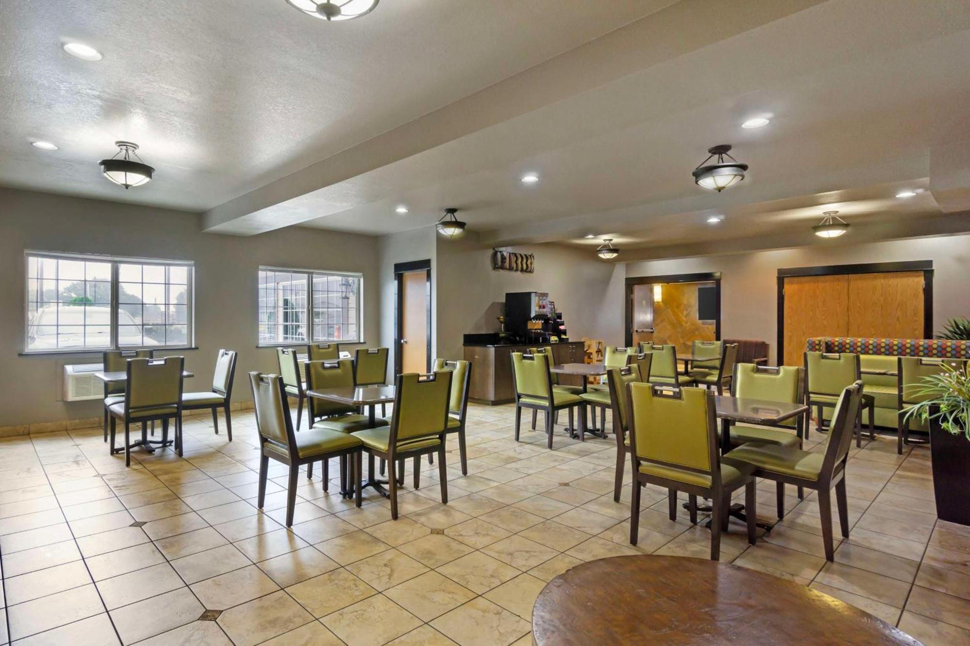 Best Western Plus Yakima Hotel Exterior photo