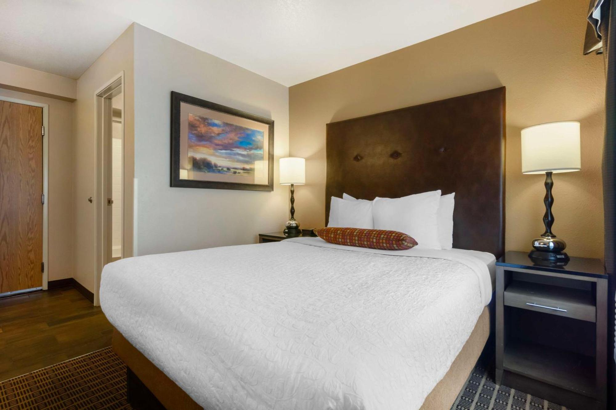 Best Western Plus Yakima Hotel Exterior photo