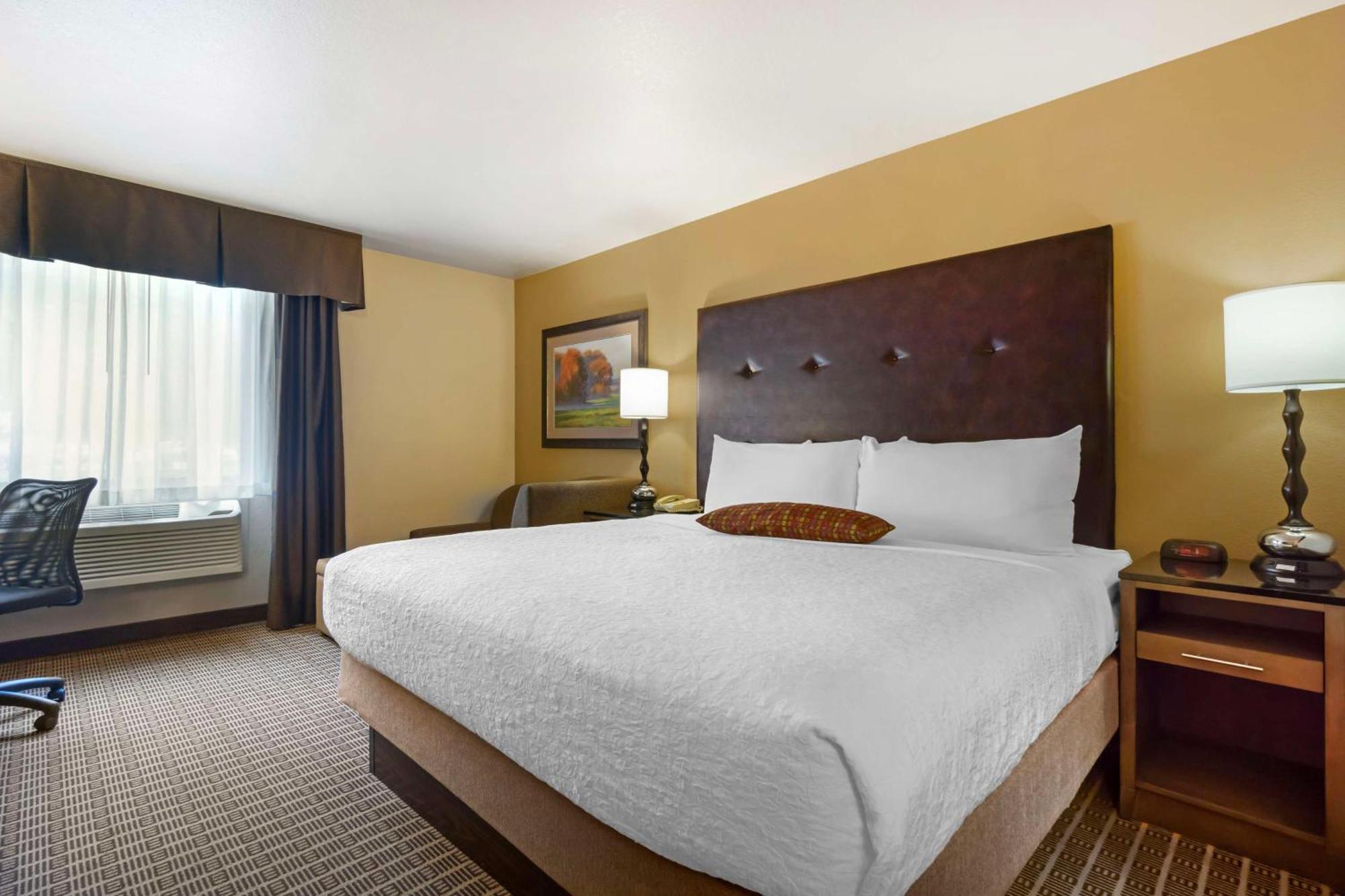 Best Western Plus Yakima Hotel Exterior photo