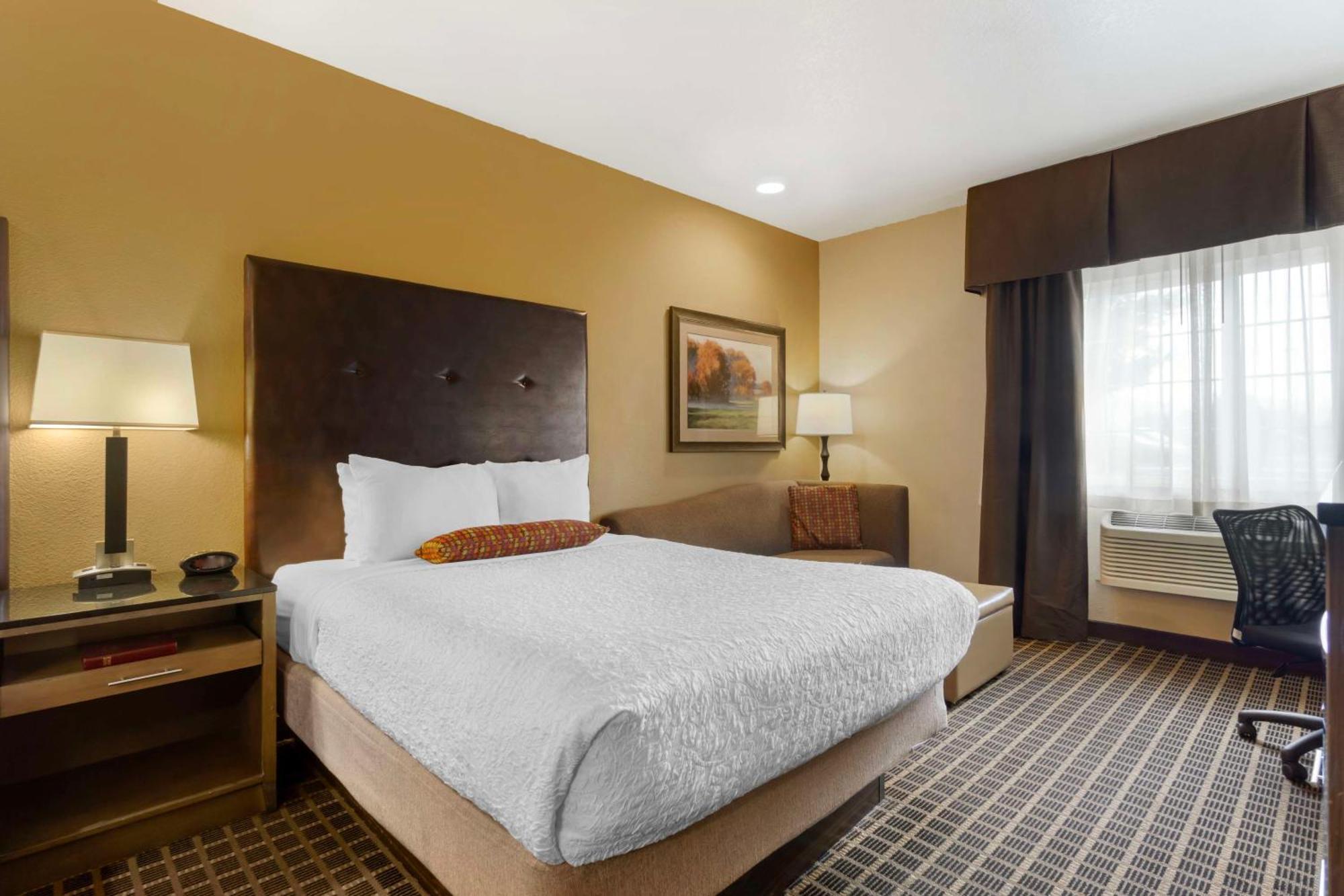 Best Western Plus Yakima Hotel Exterior photo