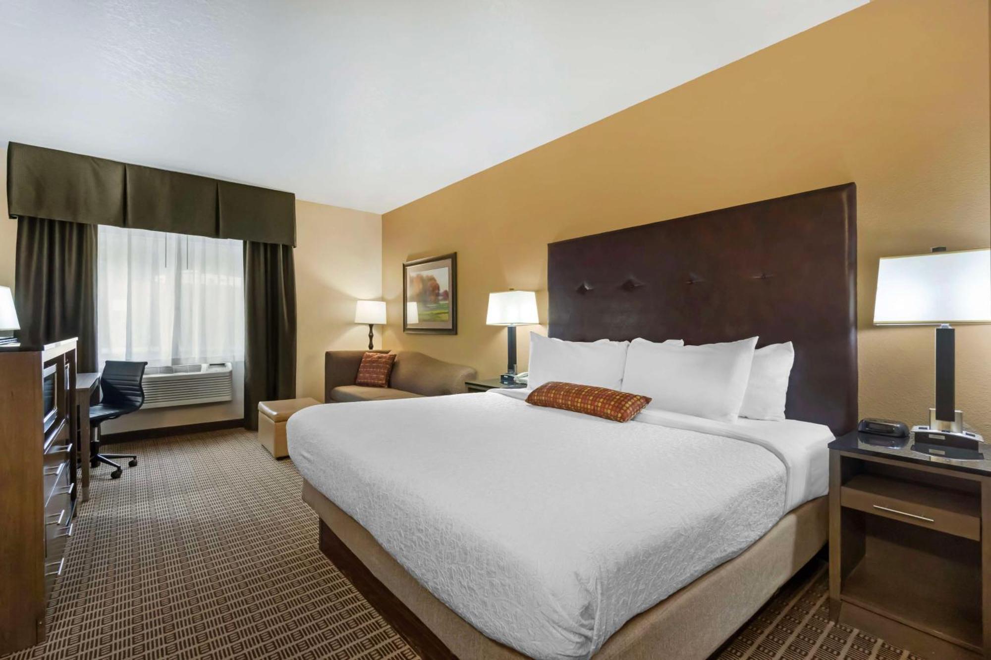 Best Western Plus Yakima Hotel Exterior photo